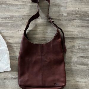 Duluth Lifetime Leather Crossbody